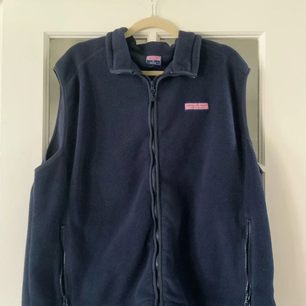 Vineyard Vines Navy Fleece Vest - Picture 1 of 2